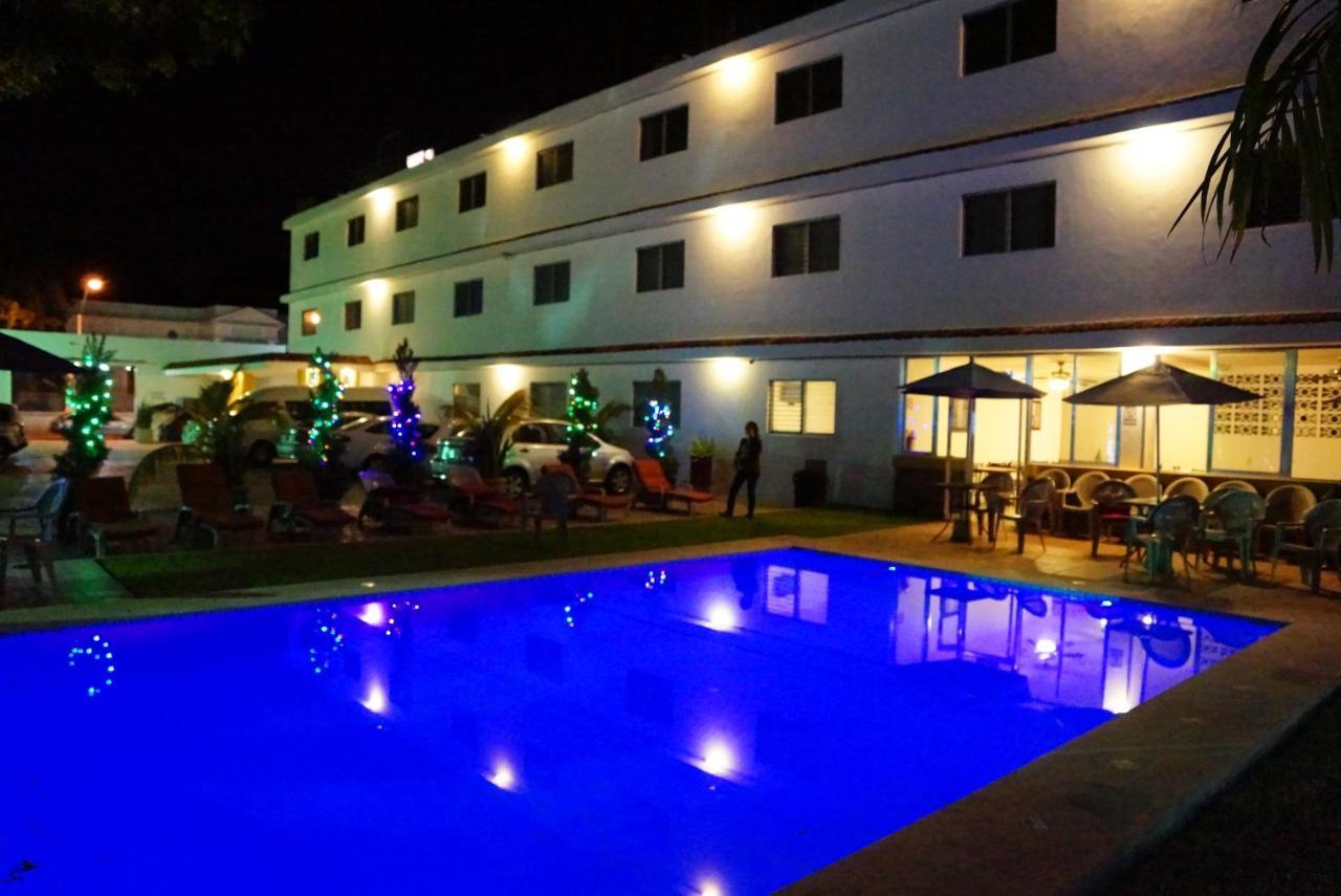 Hotel Las Dalias Inn Merida Exterior photo