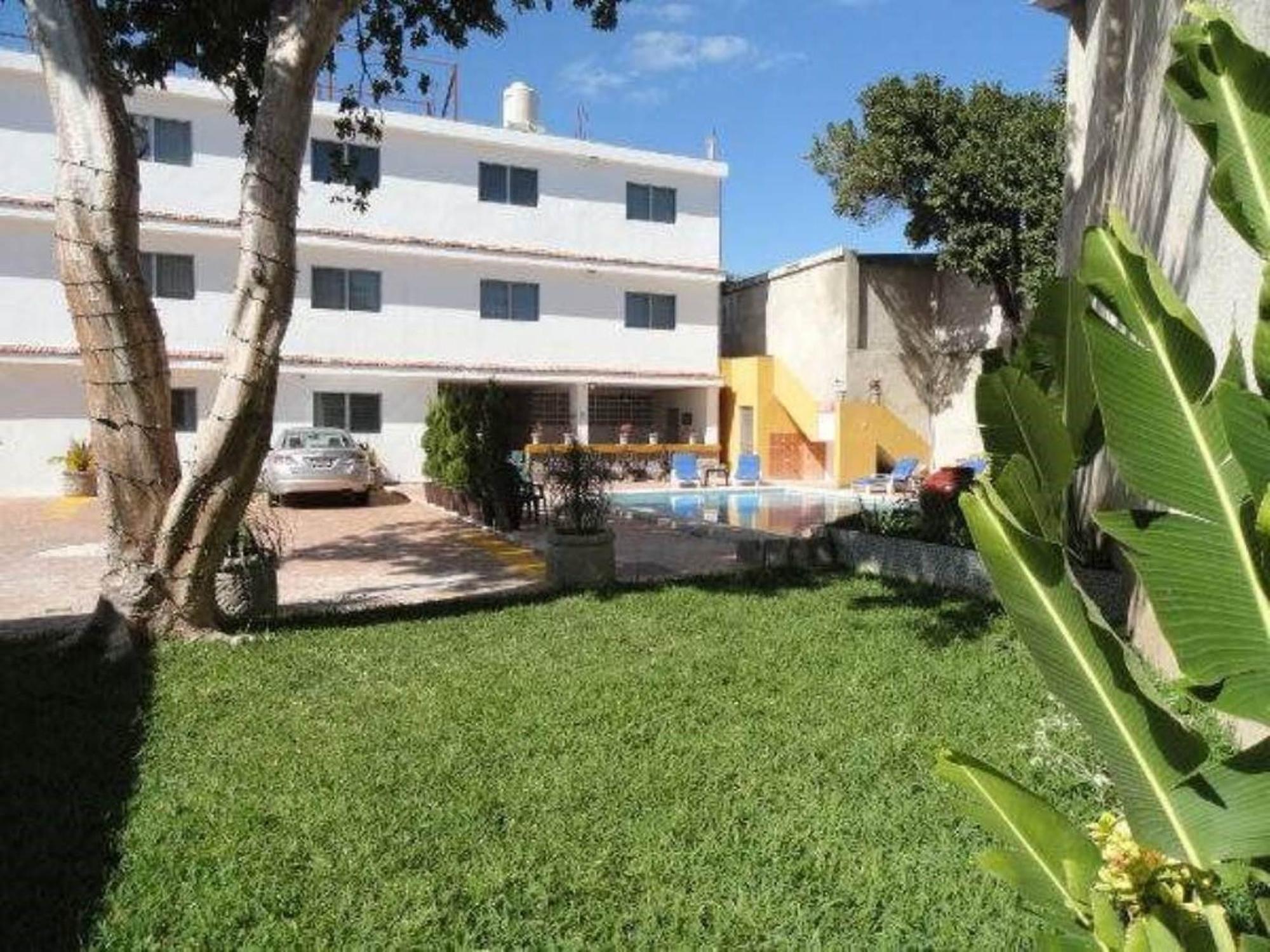 Hotel Las Dalias Inn Merida Exterior photo