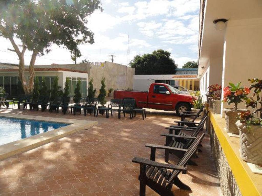 Hotel Las Dalias Inn Merida Exterior photo